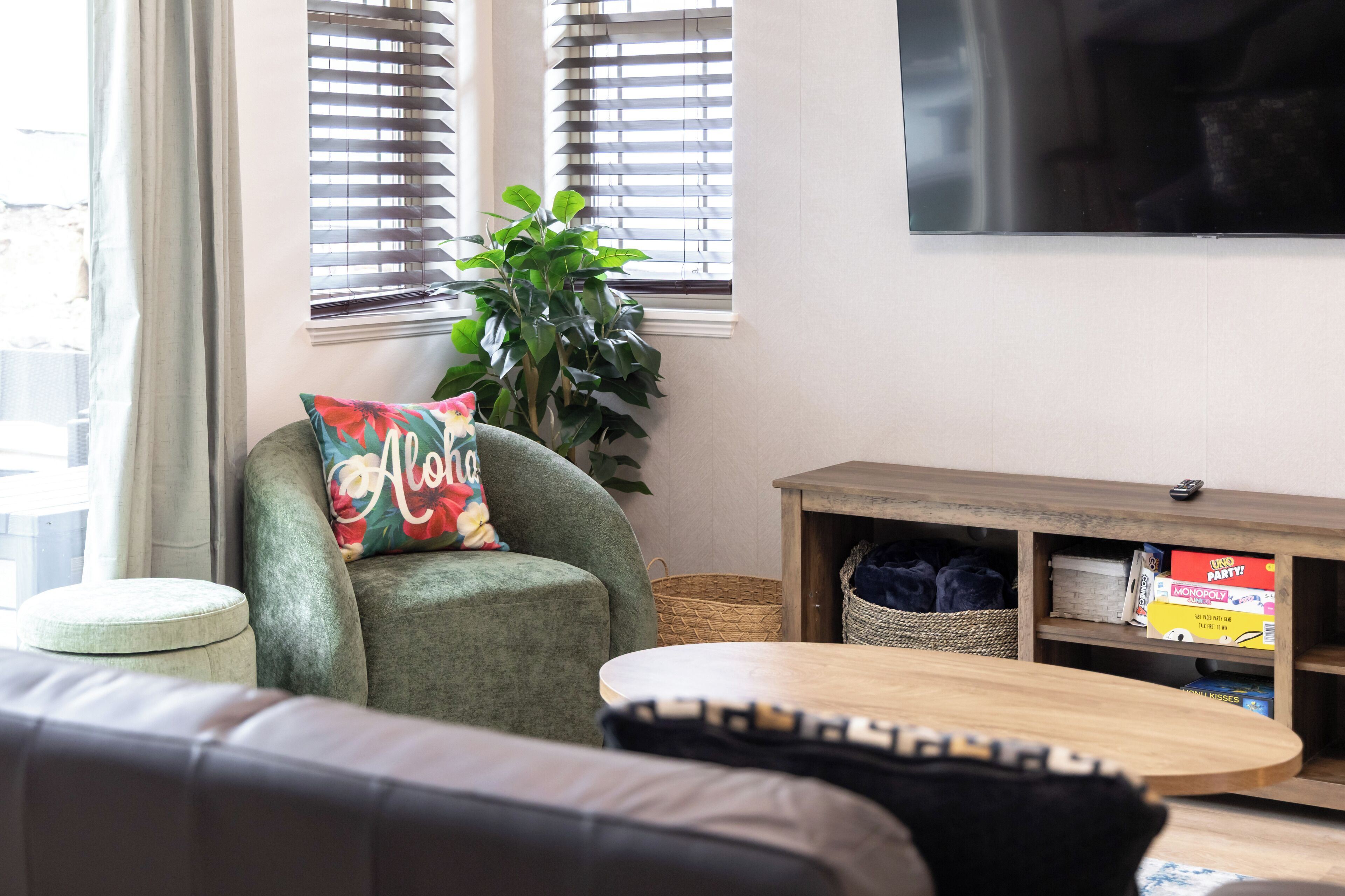 Älytelevisio, videopelejä, pöytäjalkapallopöytä