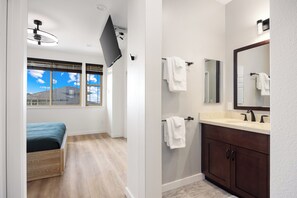 4 habitaciones, tabla de planchar con plancha y wifi gratis 