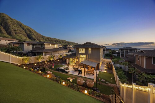 🏄‍♀️ Villa Aloha · 4 Bedrooms, Pool, spa, Sleeps 12 Oahu Top New Home 🏝️