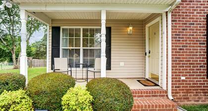 Cozy Retreat in Wingate w Patio & Grill, Pet Friendly - Easy Access To Bypass & Monroe + 15% Off!