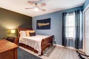 2 bedrooms, iron/ironing board, free WiFi, bed sheets