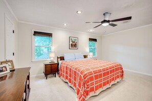 3 bedrooms, iron/ironing board, WiFi, bed sheets