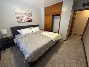 2 bedrooms, WiFi, bed sheets