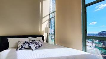 2 chambres, fer et planche à repasser, Wi-Fi, draps fournis