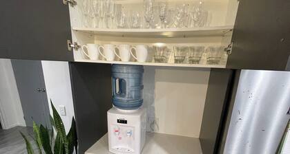 beachfront, private pool, full kitchen n BBQ, free fast wifi w unlimited data