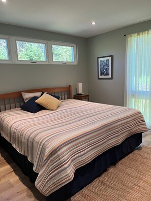 3 chambres, fer et planche à repasser, Wi-Fi, draps fournis