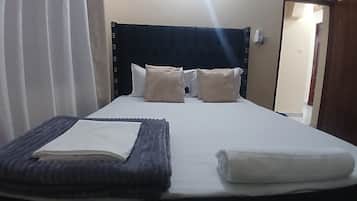 Fer et planche Ă repasser, Wi-Fi, draps fournis