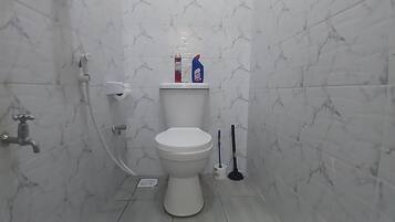 Pyyhkeet, saippua, vessapaperi