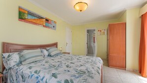 Unclassified image, 5 of 33, button - Apartment Overlooking Heated Pool (Granadilla de Abona)