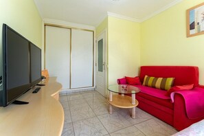 Apartment | Living room - Apartment Overlooking Heated Pool (Granadilla de Abona)