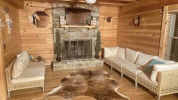 Smart TV, fireplace, stereo