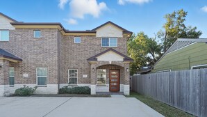 Exterior - NRG Rest & Rally | Sleeps 12 (Houston)