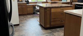 HOMEAWAY HAVEN  Charming 3-bedroom farmhouse out in the country for 8 guests