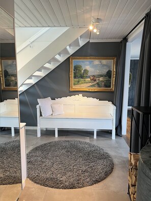 المنشأة من الداخل