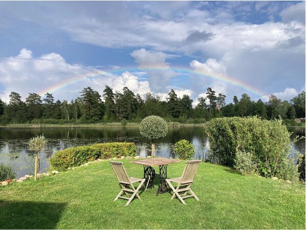 تناول الطعام بالخارج