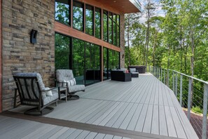 Terrace/patio - Table Rock Sanctuary: Where Mountain Luxury Meets Nature's Embrace (Marion)