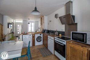 Kühlschrank, Mikrowelle, Ofen, Geschirrspüler