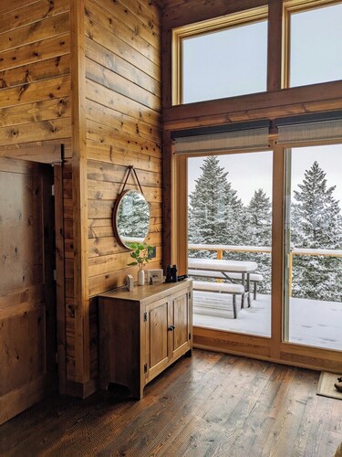 Modern Mountaintop Retreat on Sixty Acre Woods