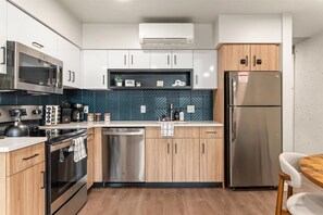 微波炉、洗碗机、茶具/咖啡用具、厨具/餐具