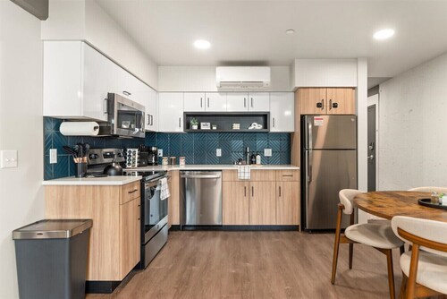 2 Bedroom 2 Bath Downtown