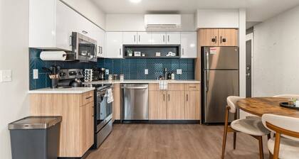 2 Bedroom 2 Bath Downtown