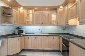 Apartment | Private kitchen - Apartment With Shared Heated Pool (Granadilla de Abona)