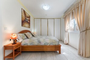 Huoneisto | 2 makuuhuonetta, silitysrauta/-lauta, vuodevaatteet