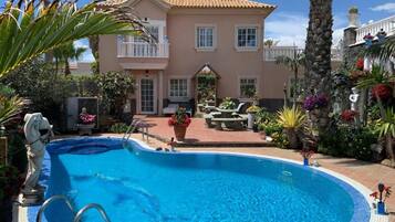 Leilighet | Basseng | Utendørsbasseng og et oppvarmet basseng