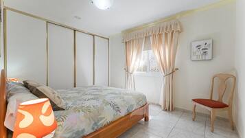 Huoneisto | 2 makuuhuonetta, silitysrauta/-lauta, vuodevaatteet