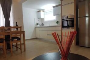 Private kitchen - אבני החושן- Avnei Hoshen - One-Bedroom Apartment (Nahariyya)
