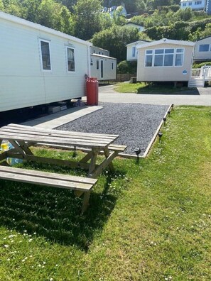 Outdoor dining - Quay West Holiday Park - Holiday Accommodation 19725 (New Quay)