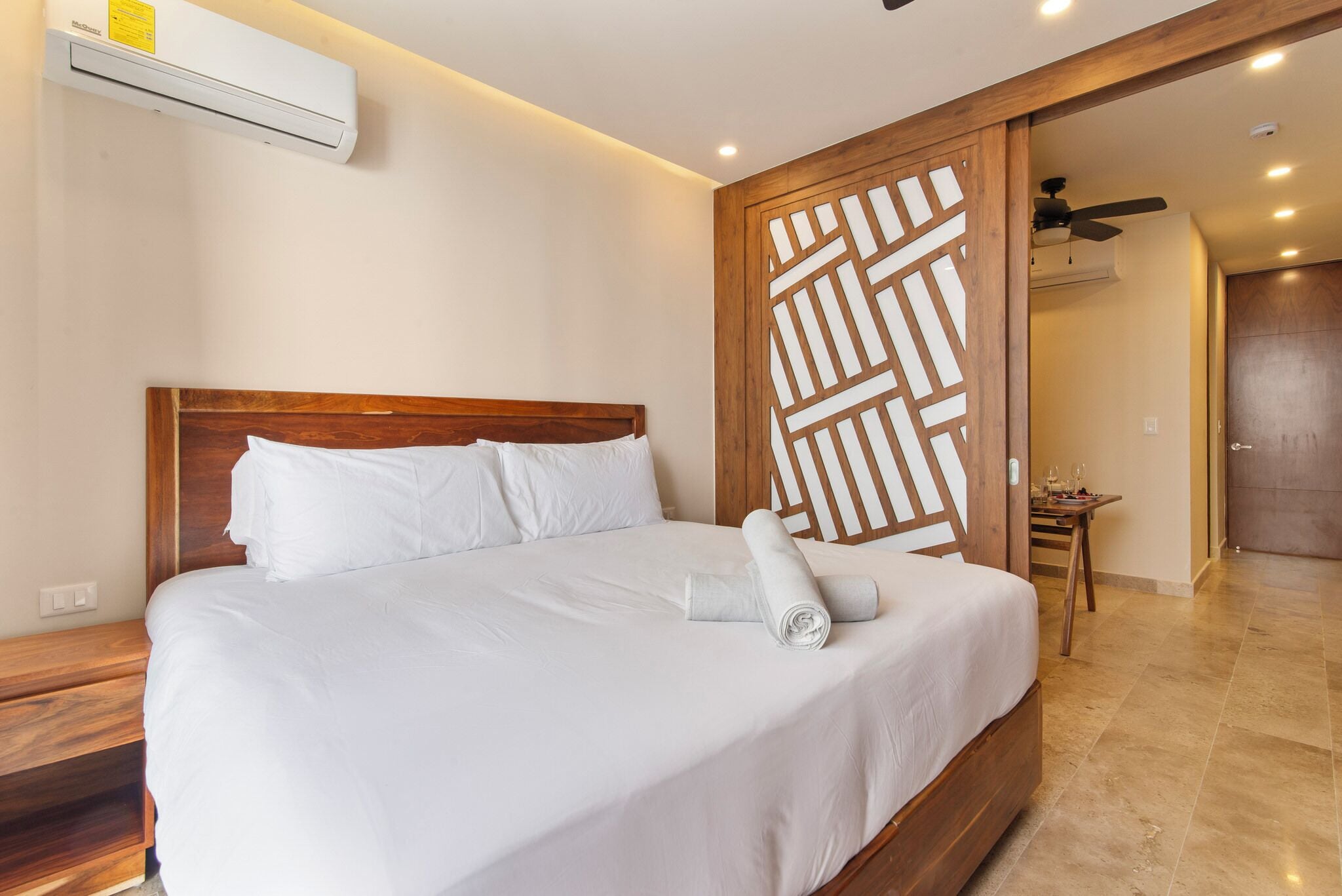 Traditional Studio, 1 King Bed with Sofa bed, Private Bathroom | Individually decorated, individually furnished, blackout drapes