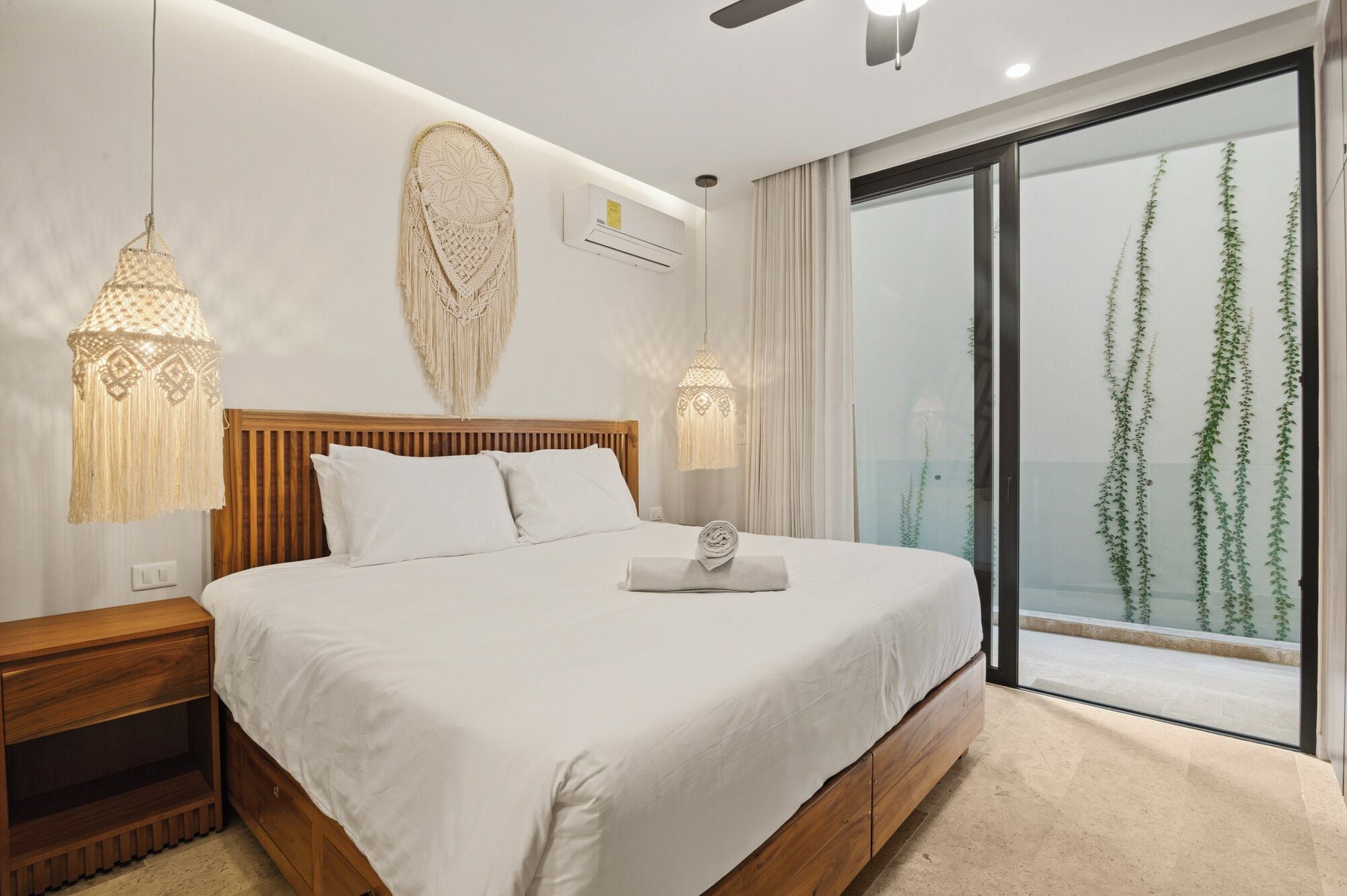 Standard Studio, 1 King Bed with Sofa bed | In-room safe, individually decorated, individually furnished