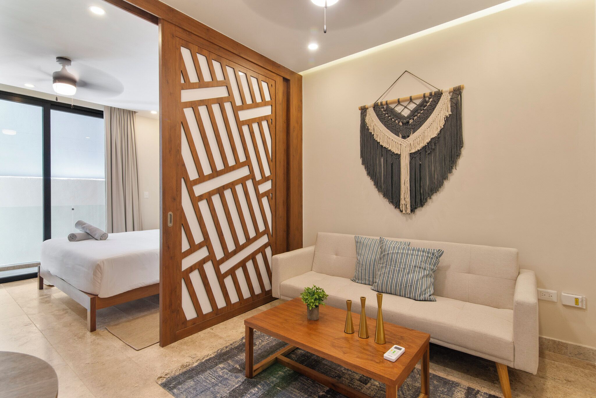 Comfort Studio, 1 King Bed with Sofa bed | Living area