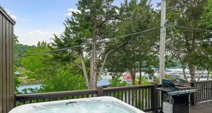 1 Bedroom Driftwood Cottage 1 - One bedroom, one murphy bed, one sleeper sofa, with kitchenette