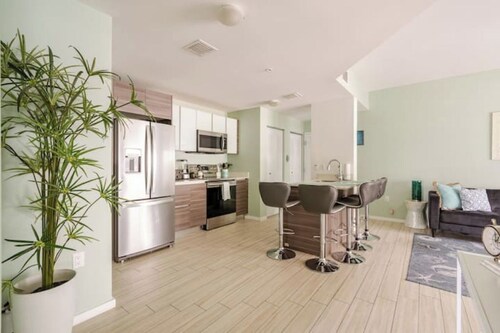 Seaview Balcony w/seats freeDrinks! freeGarage PetsOK Full Kitchen on-prem WD