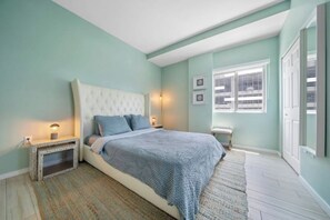 2 bedrooms, iron/ironing board, free WiFi, bed sheets - Seaview Balcony w/seats freeDrinks! freeGarage PetsOK Full Kitchen on-prem WD (Miami)