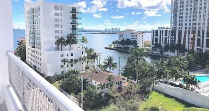 Seaview Balcony w/seats freeDrinks! freeGarage PetsOK Full Kitchen on-prem WD