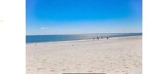 *Midterm/Longterm* Buckroe Beach Bungalow EV chrg