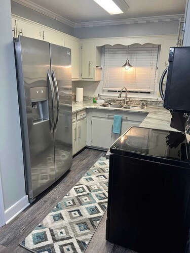 *Midterm* Spacious Home at Buckroe Beach