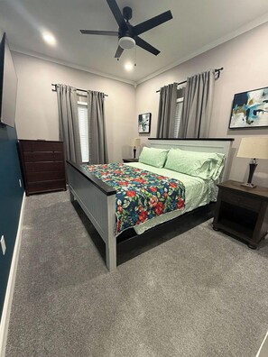 Iron/ironing board, free WiFi, bed sheets