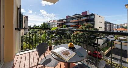Modern apartment with balcony – Madalenas III