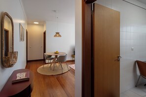 Dining - Modern apartment with balcony – Madalenas III (Funchal)