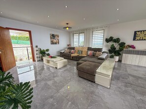 Télévision, chaîne hi-fi