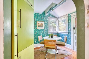 Dining - 2BR/2BA • Patio • Steps to Mississippi Ave (Portland)