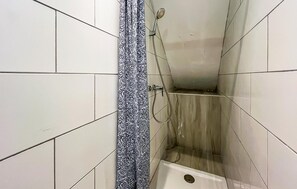 Shower - Stunning home in Cabannes with WiFi (Cabannes)