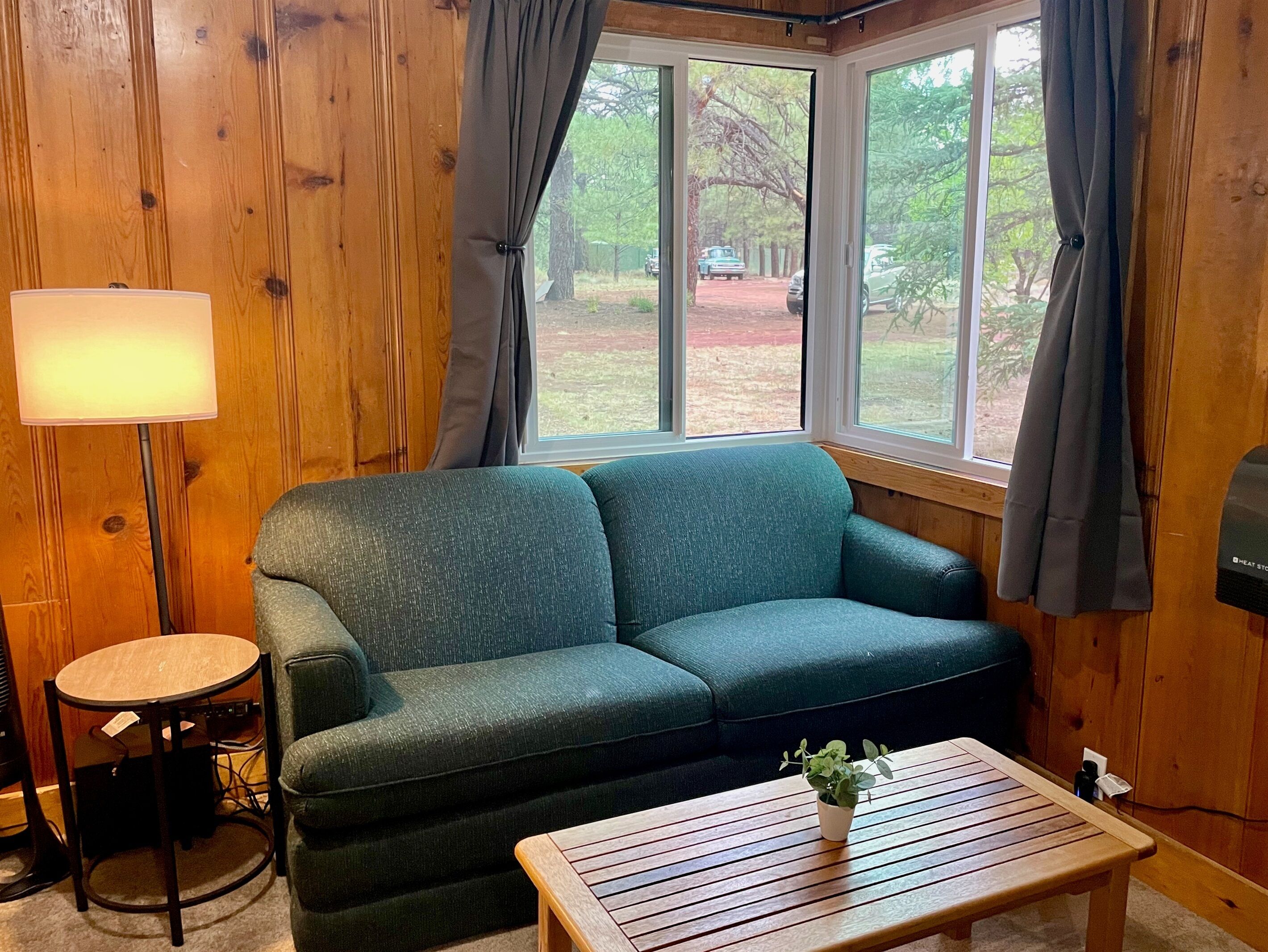 Älytelevisio, takka, DVD-soitin