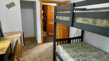 2 habitaciones, escritorio, wifi y ropa de cama