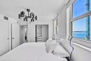 2 chambres, fer et planche à repasser, Wi-Fi gratuit, draps fournis