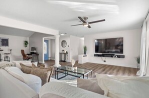 Smart-TV og stereoanlegg